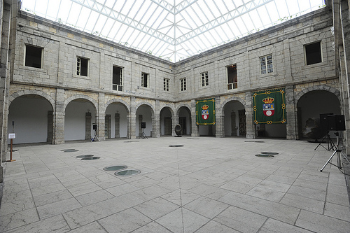 Patio central del Parlamento de Cantabria